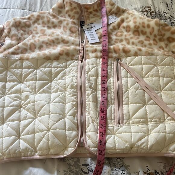 NWT UGG MARLENE QUILTED JACKET M - Picture 9 of 12